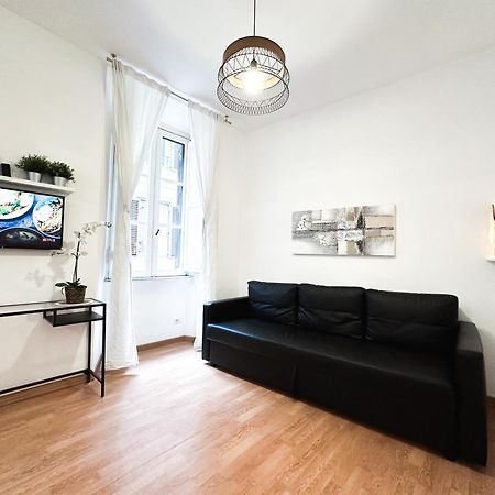 Apartment By The Colosseum - White Chic Flats Roma Ngoại thất bức ảnh
