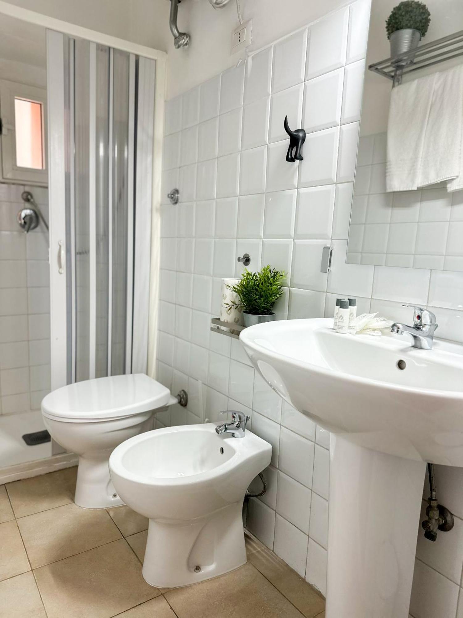 Apartment By The Colosseum - White Chic Flats Roma Ngoại thất bức ảnh