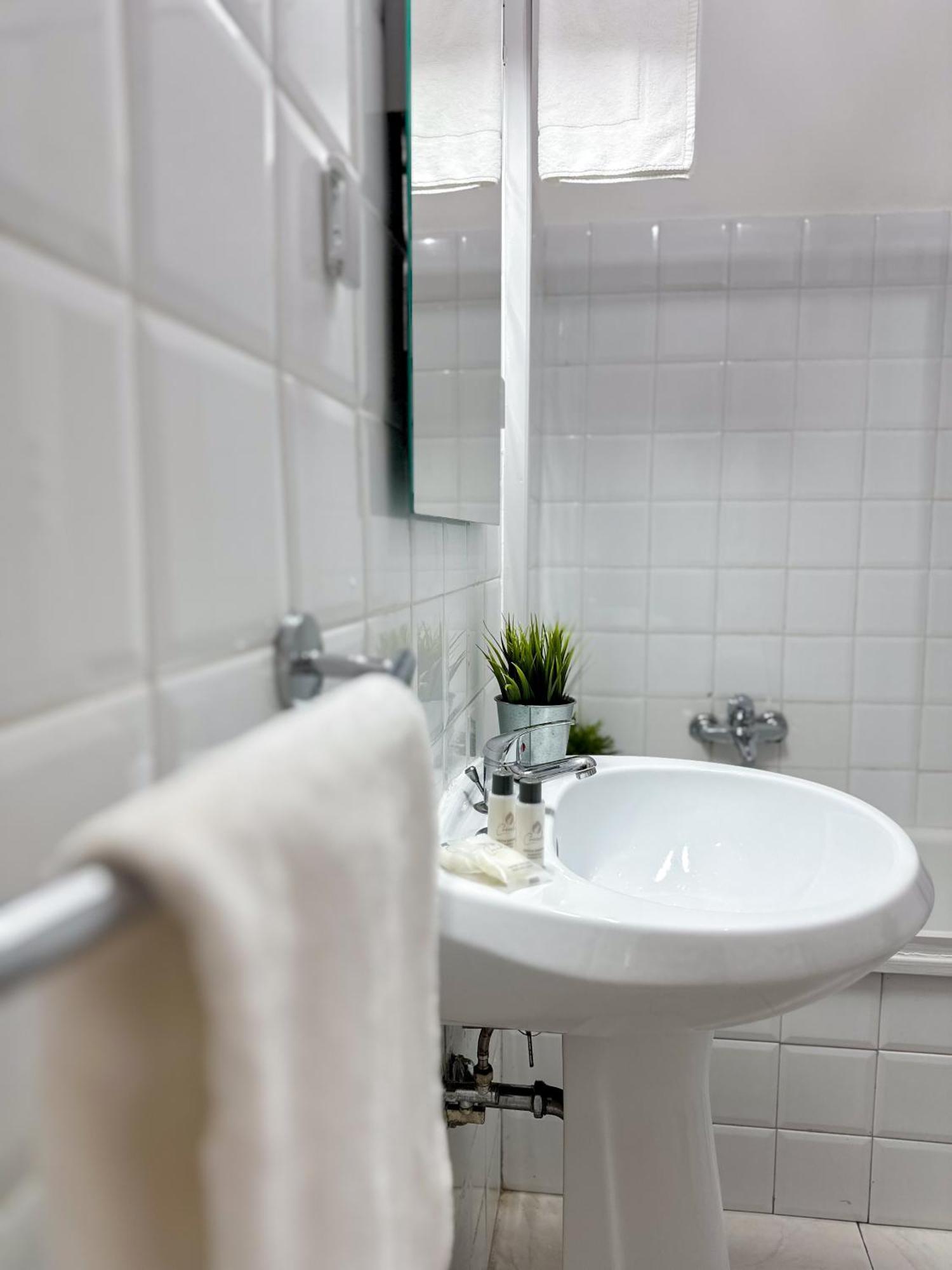 Apartment By The Colosseum - White Chic Flats Roma Ngoại thất bức ảnh